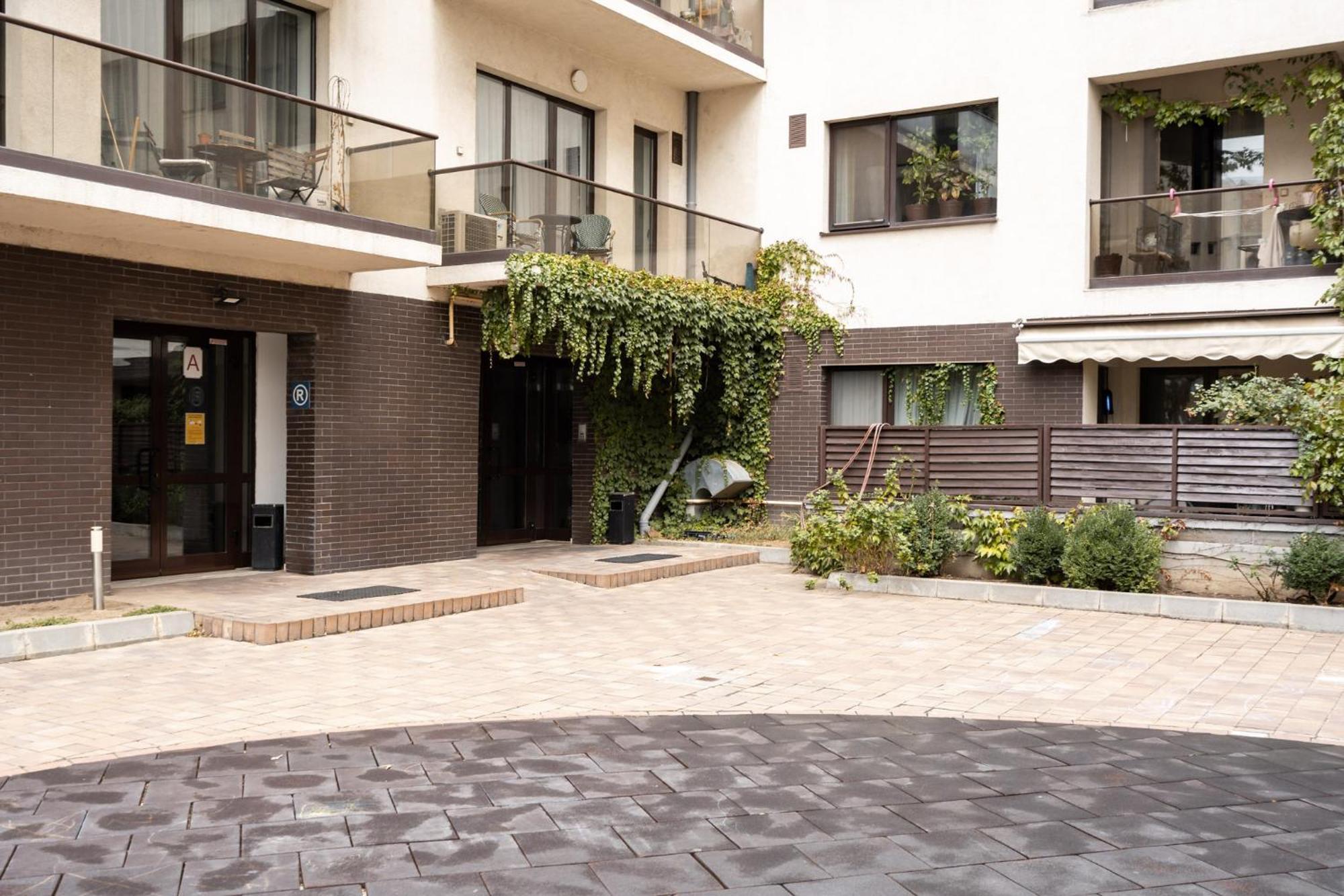 Lazynest - Modern Apartment With Parking & Balcony 부쿠레슈티 외부 사진